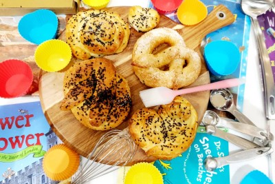 PRETZEL Bake-at-Home Box